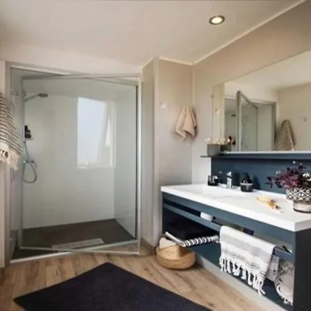 4 Etoiles - Piscine - Efchae